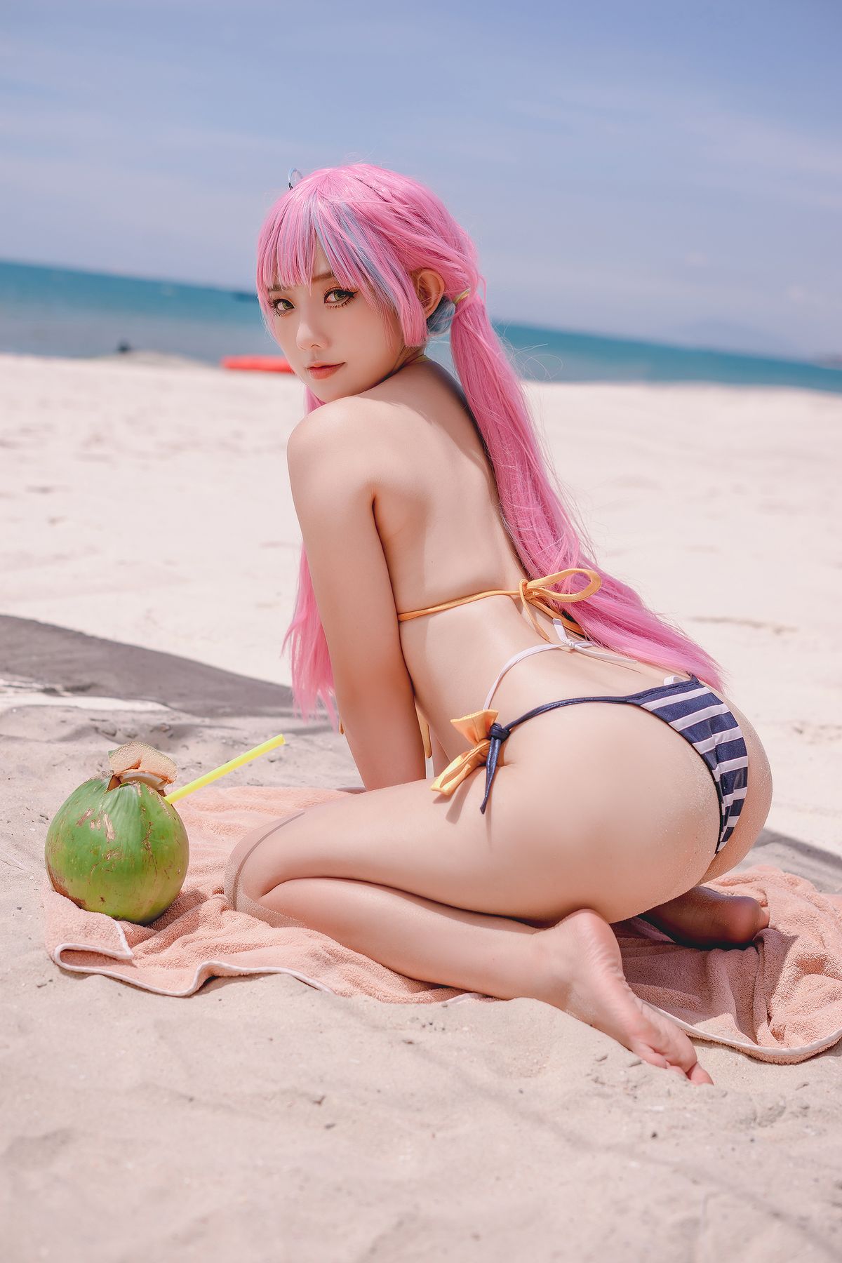 coser-messie-huang-aqua-bikini-35p.jpg