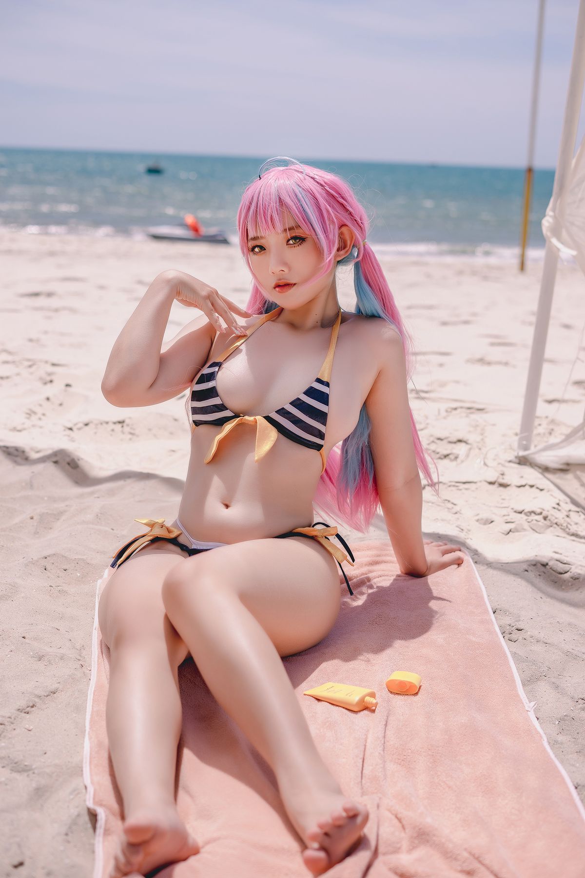 coser-messie-huang-aqua-bikini-35p.jpg