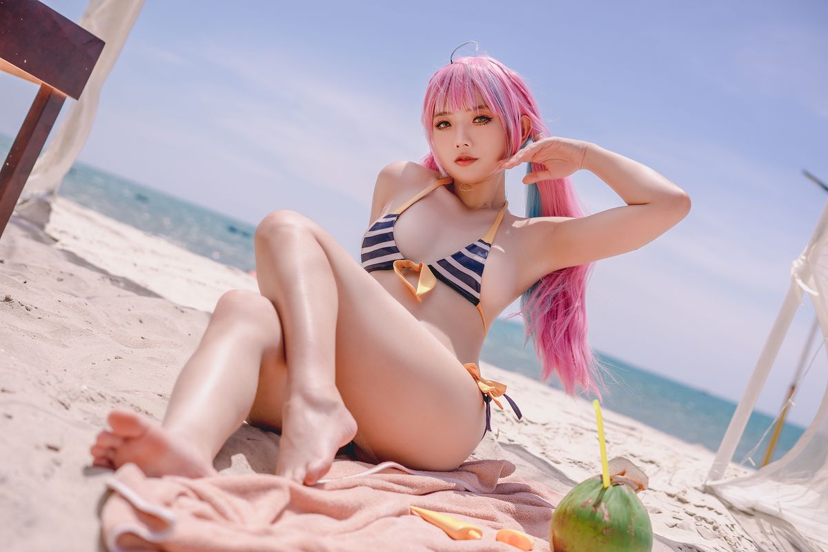 coser-messie-huang-aqua-bikini-35p.jpg