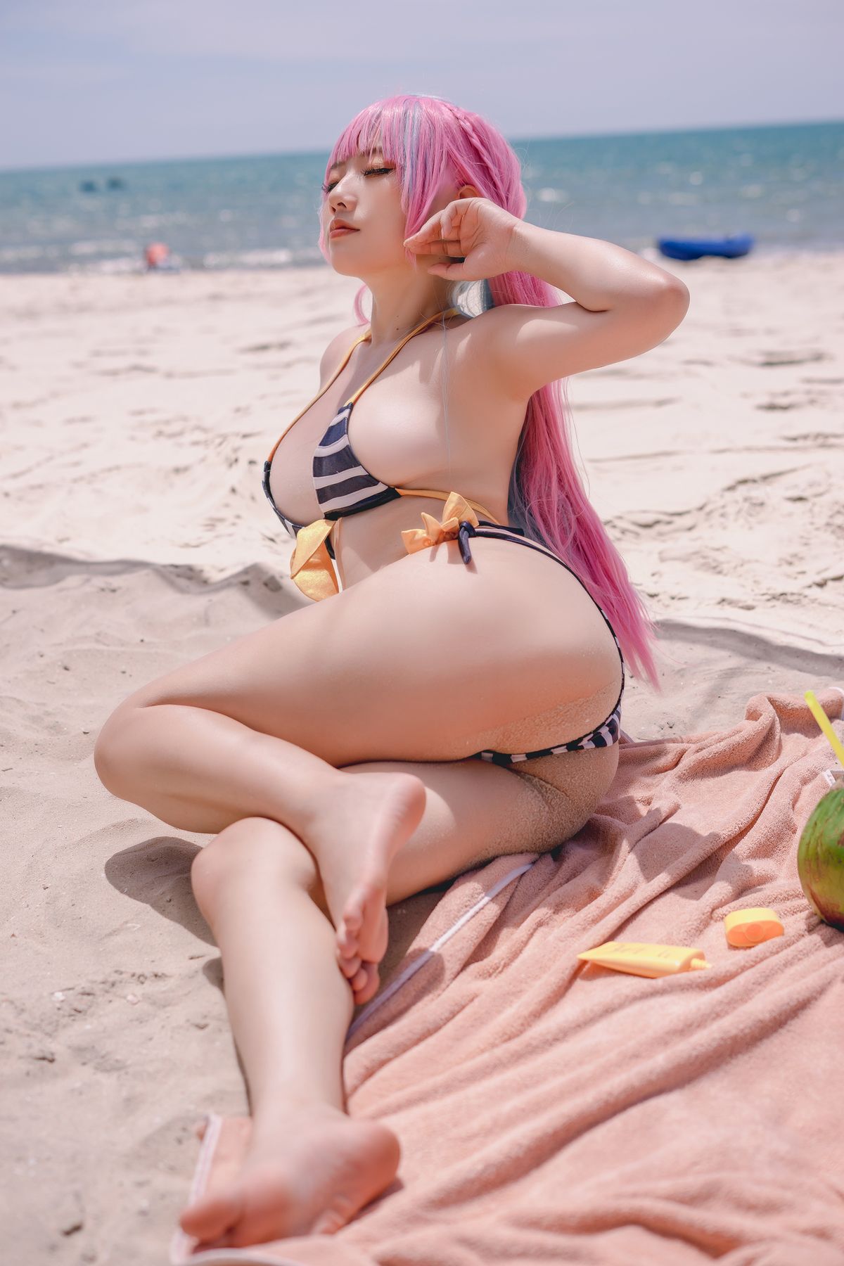 coser-messie-huang-aqua-bikini-35p.jpg