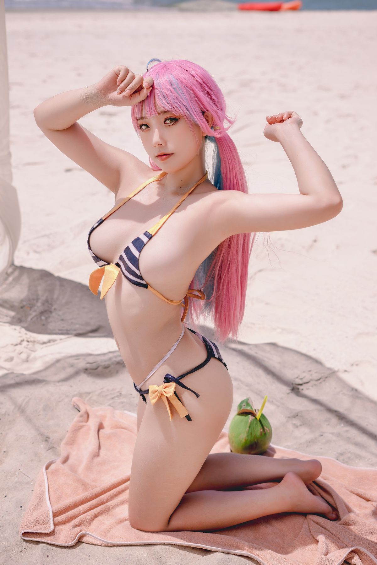 coser-messie-huang-aqua-bikini-35p.jpg