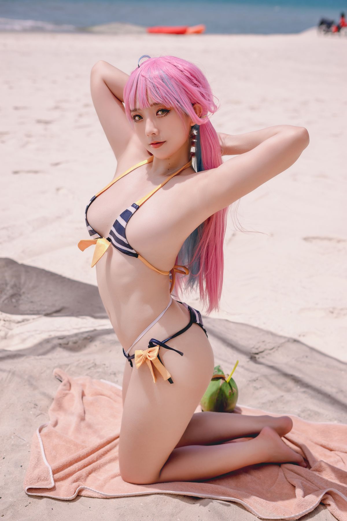 coser-messie-huang-aqua-bikini-35p.jpg
