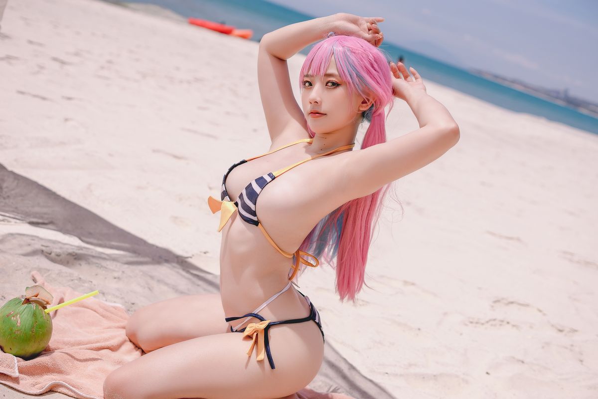coser-messie-huang-aqua-bikini-35p.jpg