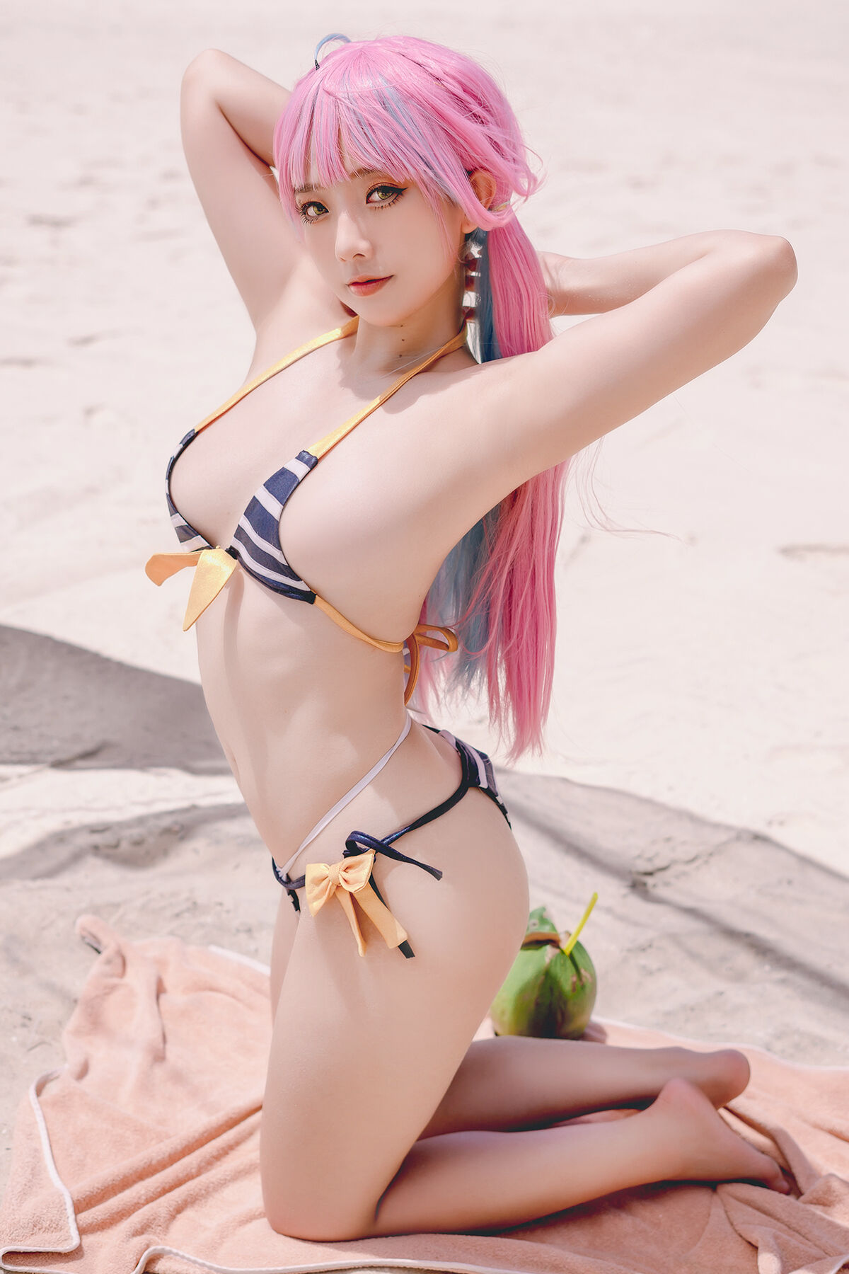 coser-messie-huang-aqua-bikini-35p.jpg